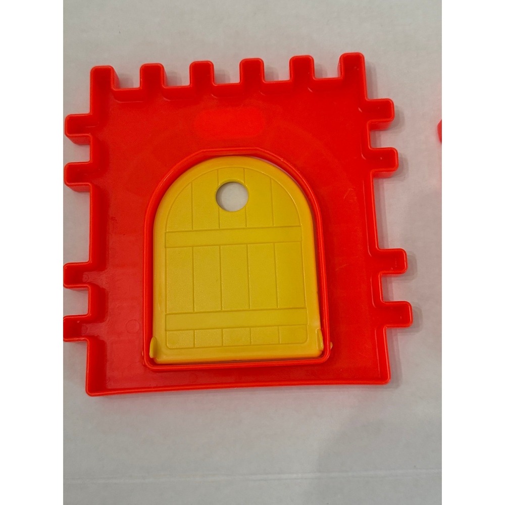 VTG Little Tikes Waffle Blocks 2 Castle Doors Red and Yellow Replacement Pieces - Picture 4 of 8
